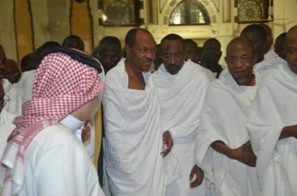 Buhari performs Umrah