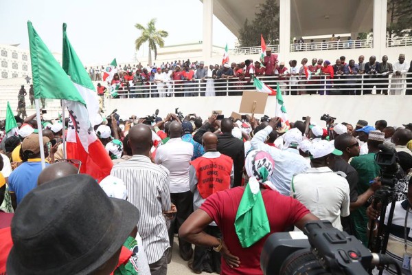 Saraki must go protest