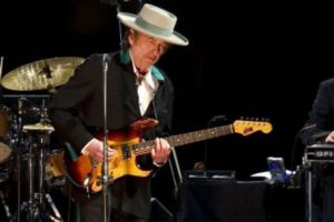 bob-dylan-singer-2006-winner-of-nobel-prize