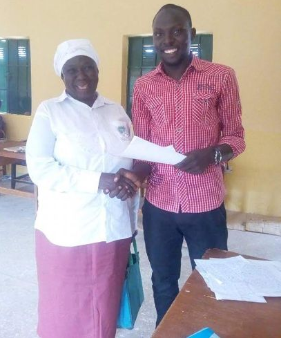 61-Year Old Mother Of 9 Goes Back To School To Learn New Things