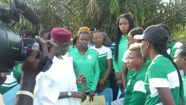 Buhari Directs Sports Ministry To Immediately Pay Falcons’ Entitlements