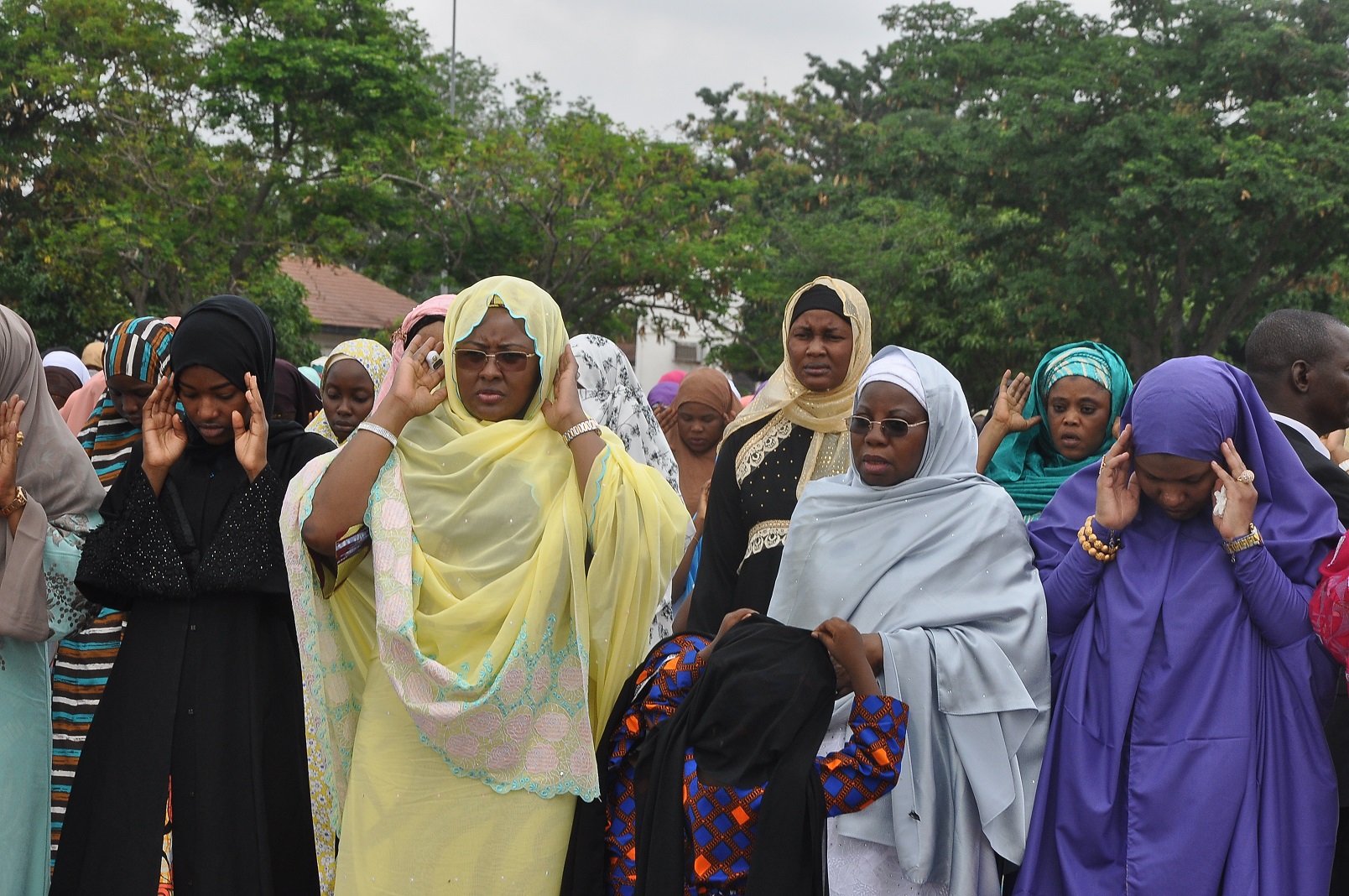 Aisha Buhari Prays