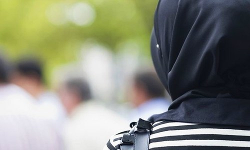 US Police To Pay Muslim Woman $85,000 Compensation For Removing Her Head Cover