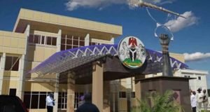 Members Of Ebonyi State Executive, Assembly Speaker, Lawmakers Defect To APC