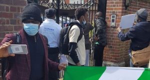 You Are Embarrassing Nigeria, Group Tells Those Harassing Buhari In UK