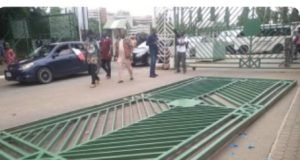 Labour Union Protesters Pull-down National Assembly Gate; Attack Workers In Oyo