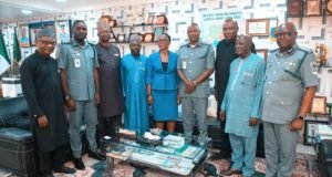 Customs Boss Pledges To Do Business With Guild Of Online Publishers; Says They’re Real Professionals