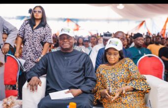 APC Chairman, Yilwatda, Grants ₦280 Million To 1,400 Youth, Provides Them With Working Tools
